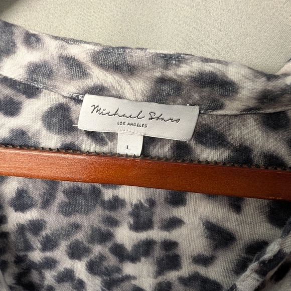 Animal Print Button-Up Blouse Size Large - Picture 2 of 10